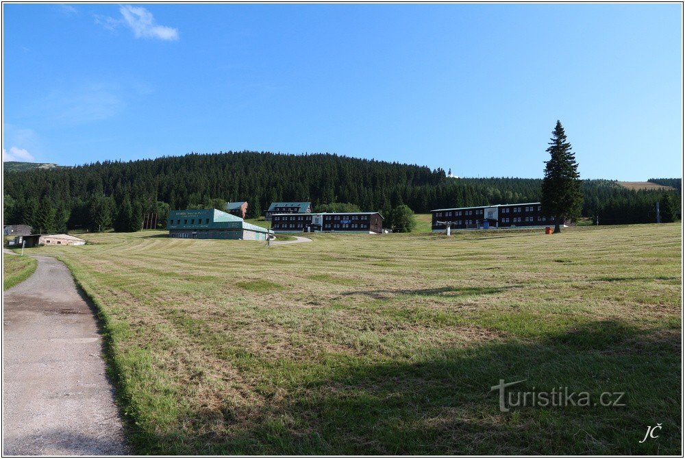 2-Horní Misečky, rechts Medvědín