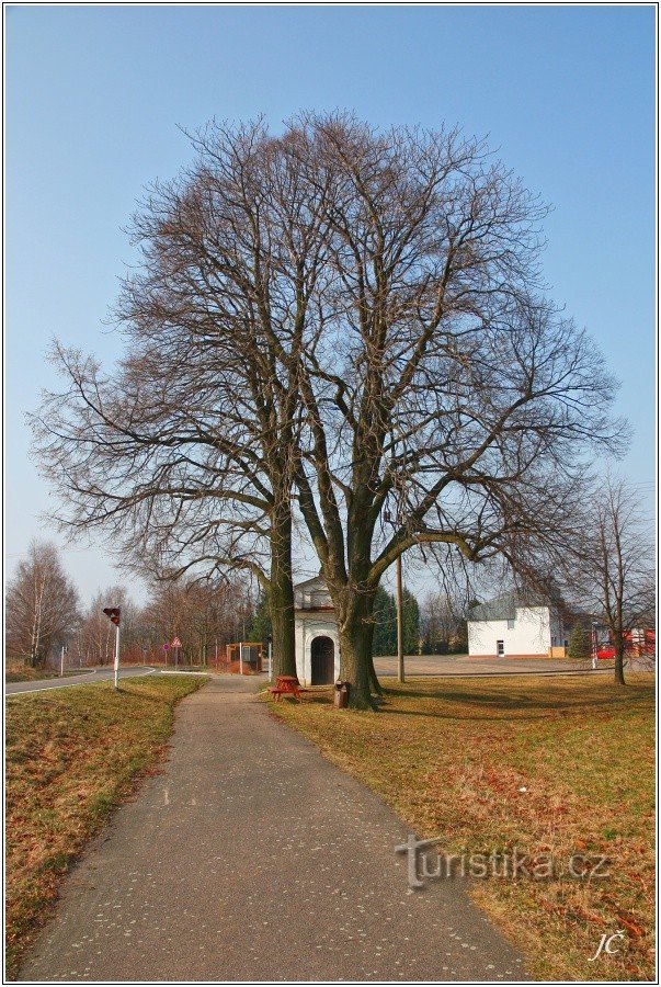 2-Capilla de St. Jiří sobre el camping En la playa