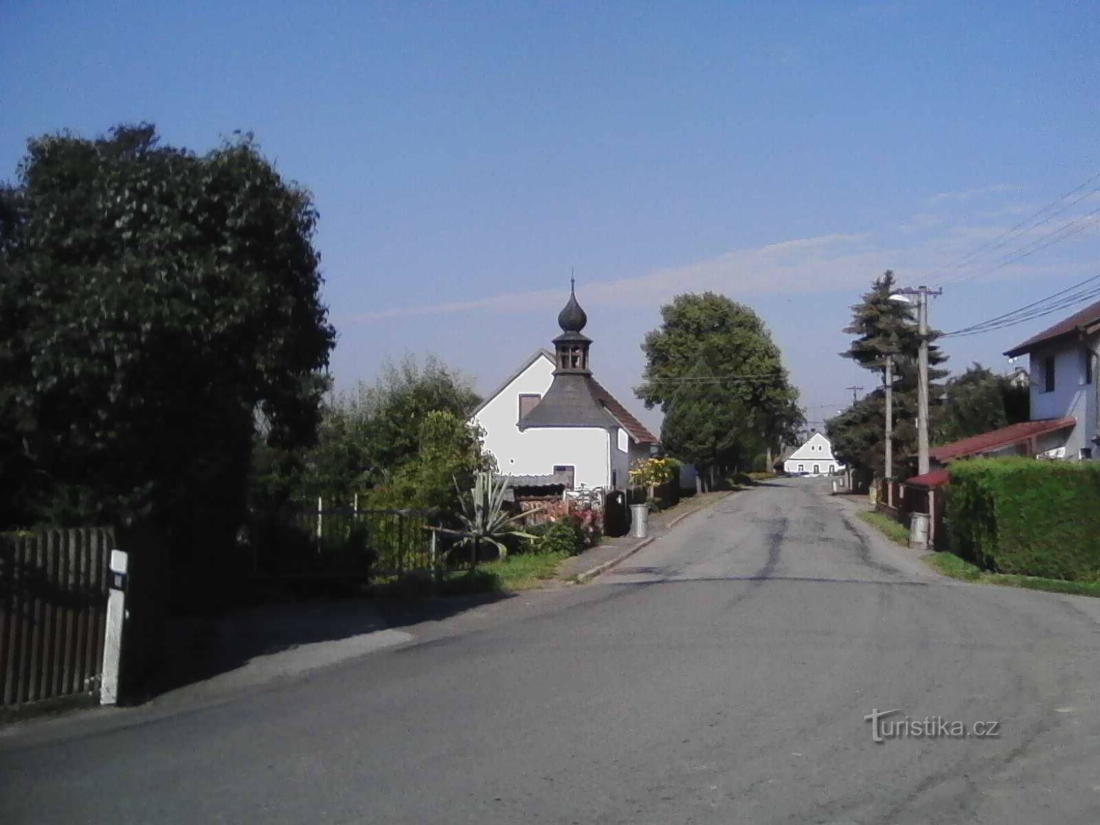 2. Kapel in het dorp Horní Hořice.