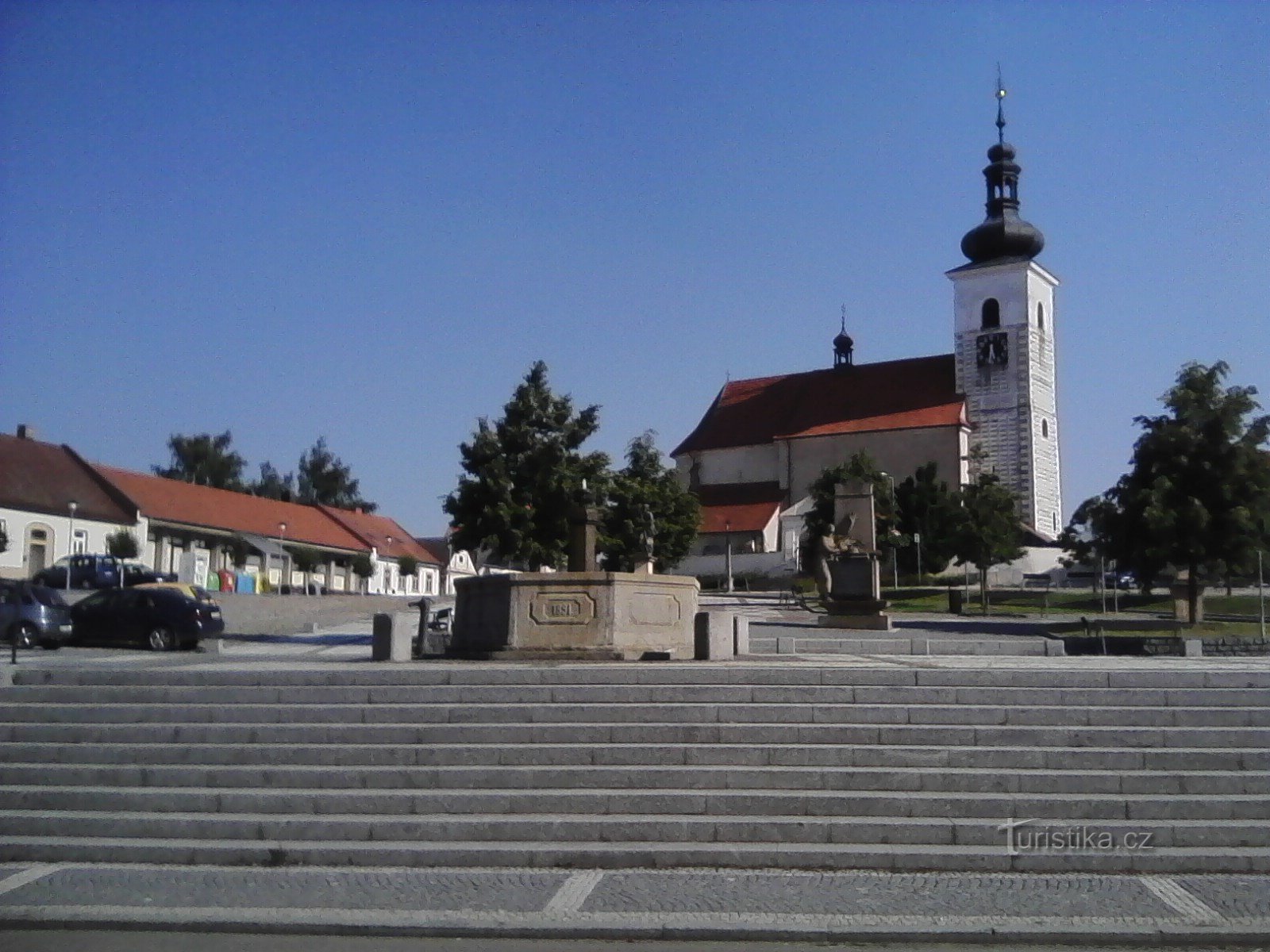 2. Pyhän kirkko Vavřinec Prčicassa on alun perin romaaninen, se perustettiin 12., ehkä v.