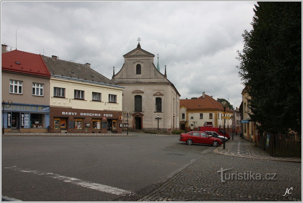 2-Lomnice nad Popelkou，广场