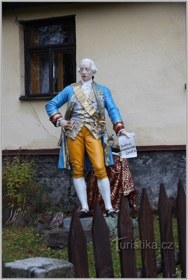 2-Markoušovice, posąg cesarza Józefa II.