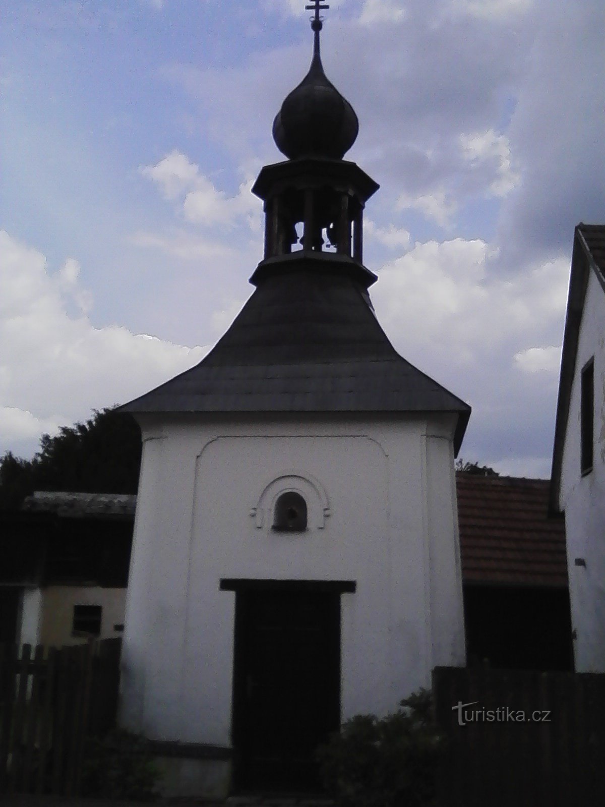 2. Wiejska kaplica w Horních Hořicach.