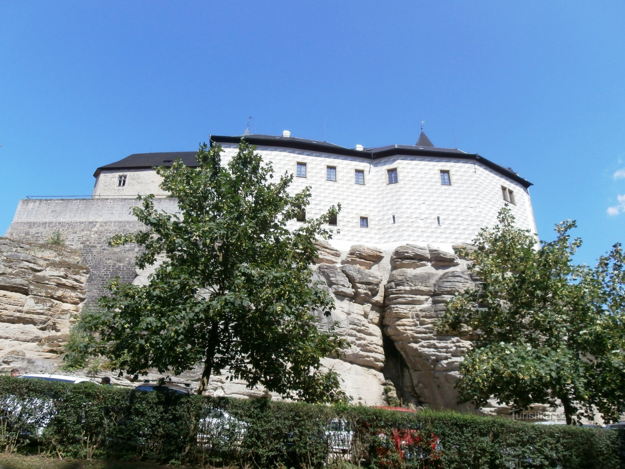 2. Partiamo e facciamo il giro del castello di Kost...