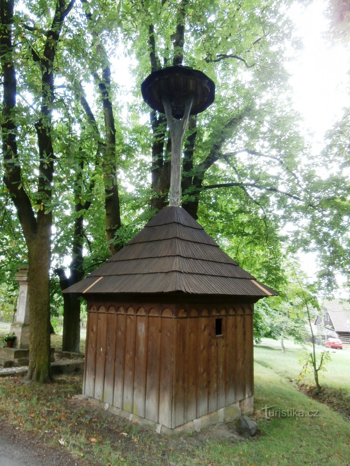 2.波斯尼亚的定居点。 Mužský 村的一部分 - 19 世纪初的木制钟楼