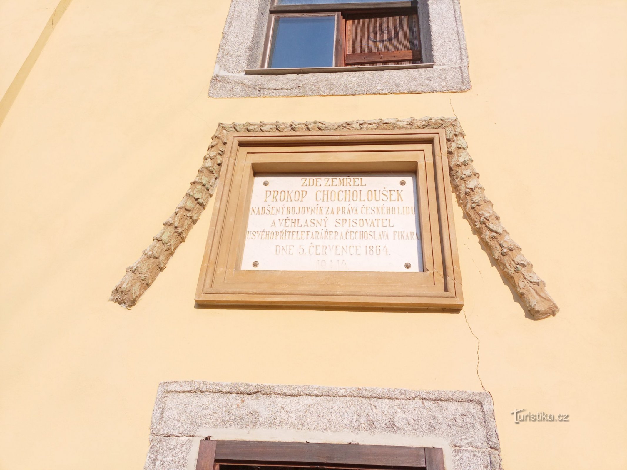 2. Targa commemorativa di Prokop Chocholoušek