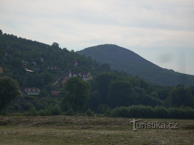 2. Vue sur la colline de Radobyl