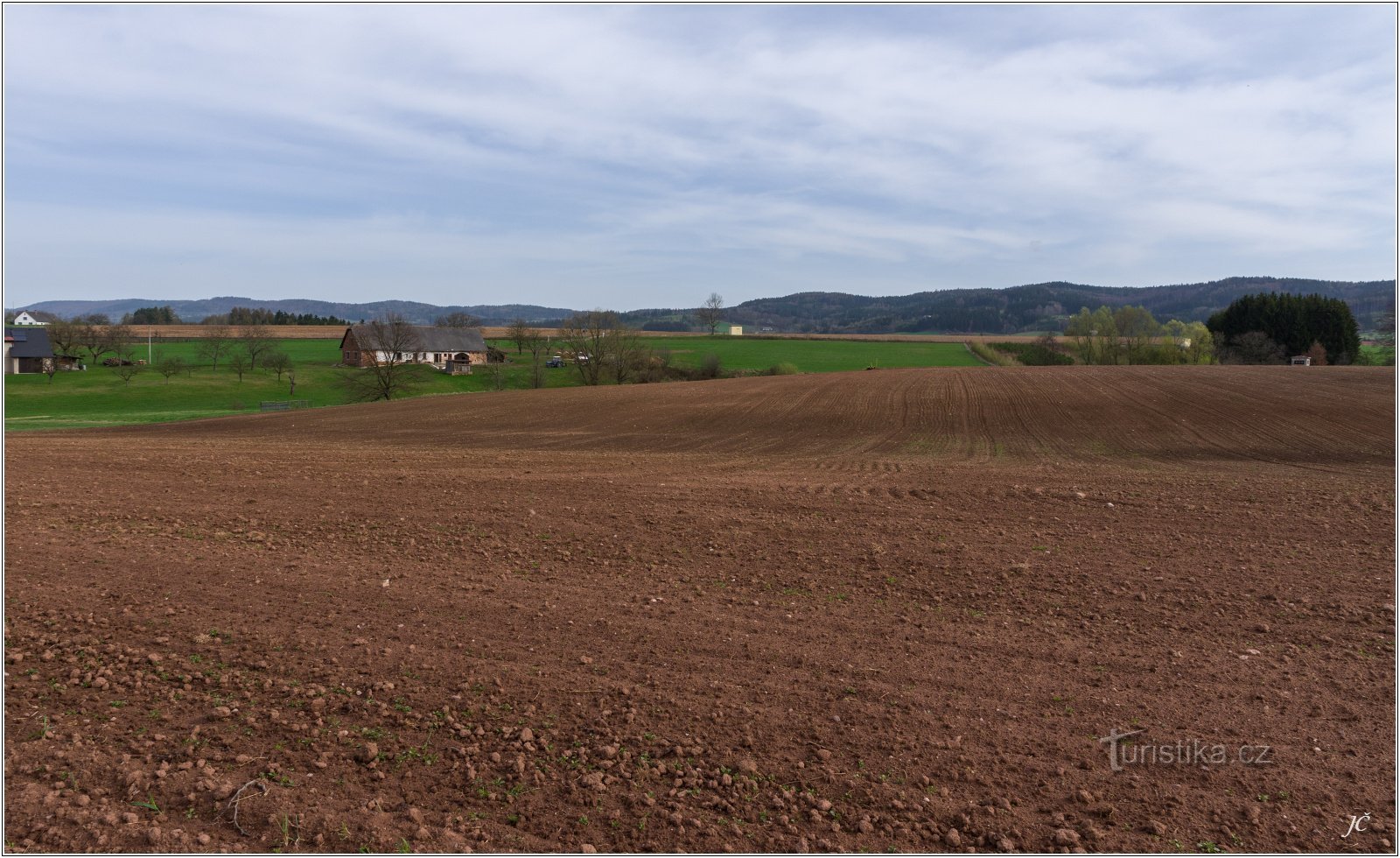 2-Blick von Lhota hinter Červený Kostelec