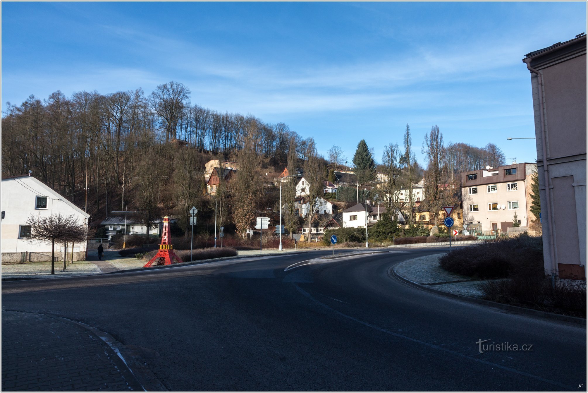 2-Police nad Metuji, intersection with attraction to Mercury