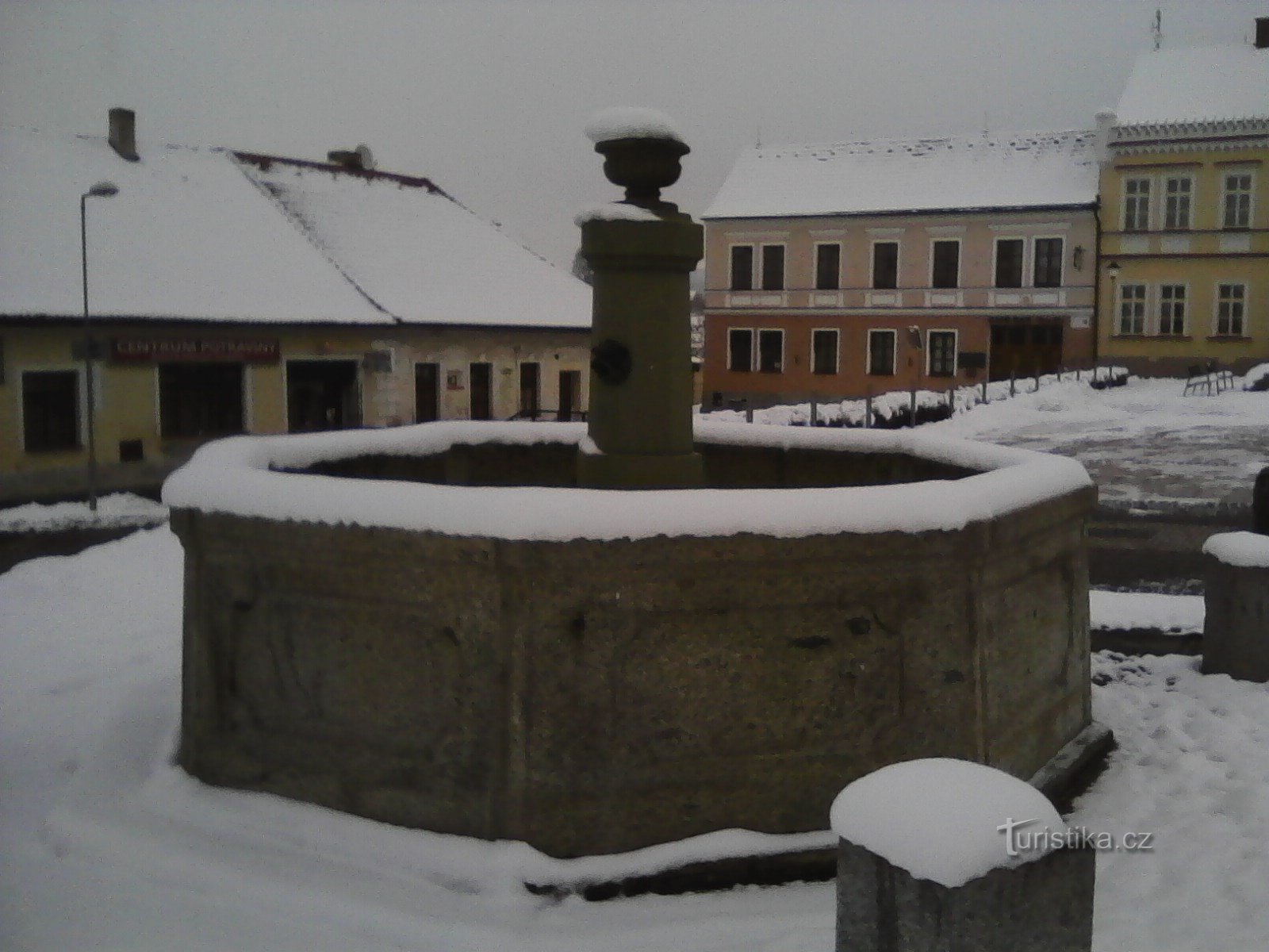 2. Prčická-Brunnen auf dem Stadtplatz.