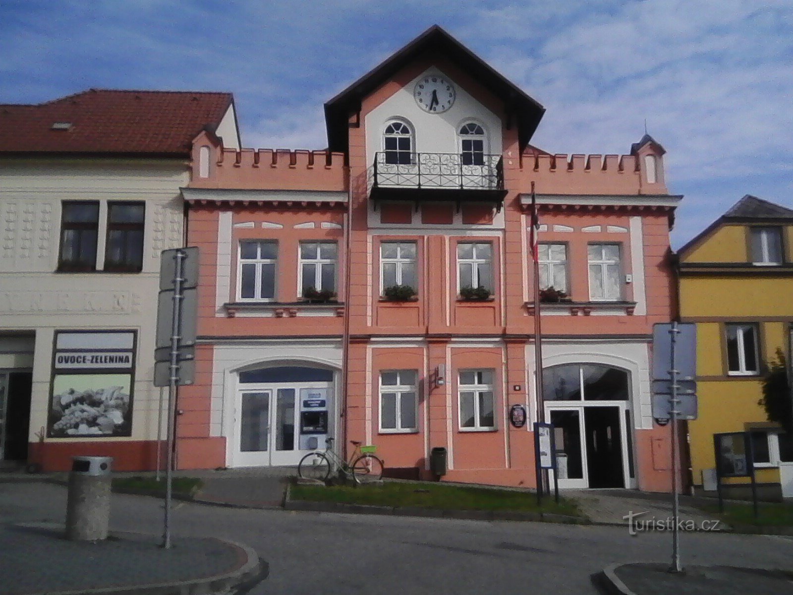 2. Het stadhuis in Mladá Vožica in gebruik sinds 1872