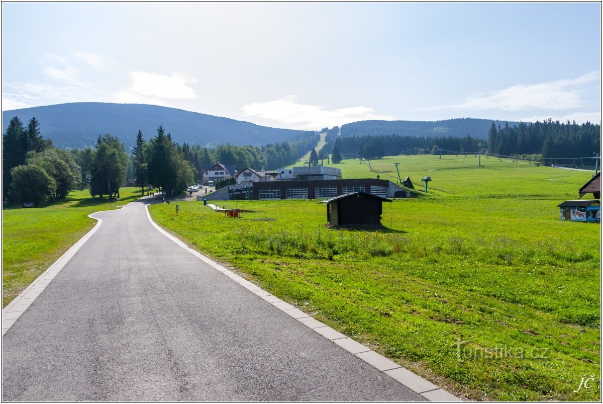 2-Ramzová, cesta proti smučišču