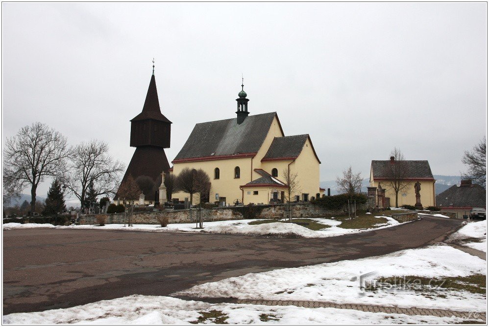 2 - Podkrkonoší 的 Rtyne，木制钟楼