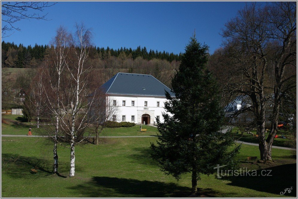 2-Skaly, guesthouse (former mansion)