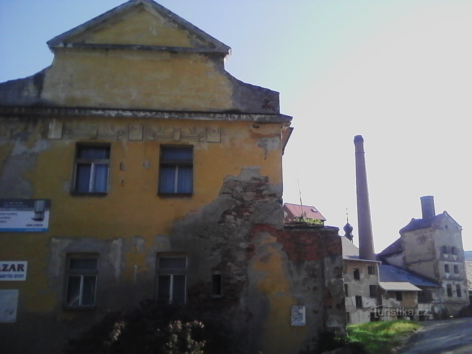 2. L'antico castello di Votice. Una fortezza del XV secolo, menzionata per la prima volta nel 15. Il castello rimane