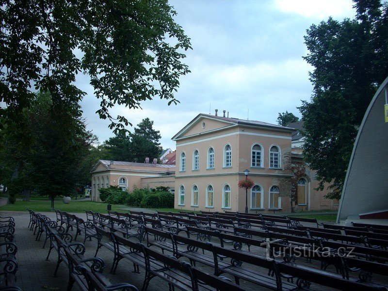 2. Bains de serpent fermés