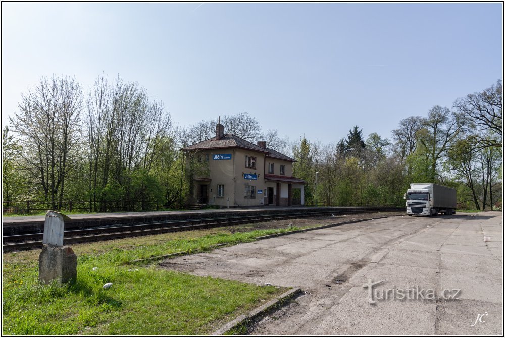 2-Fermata del treno Jičín - fermata