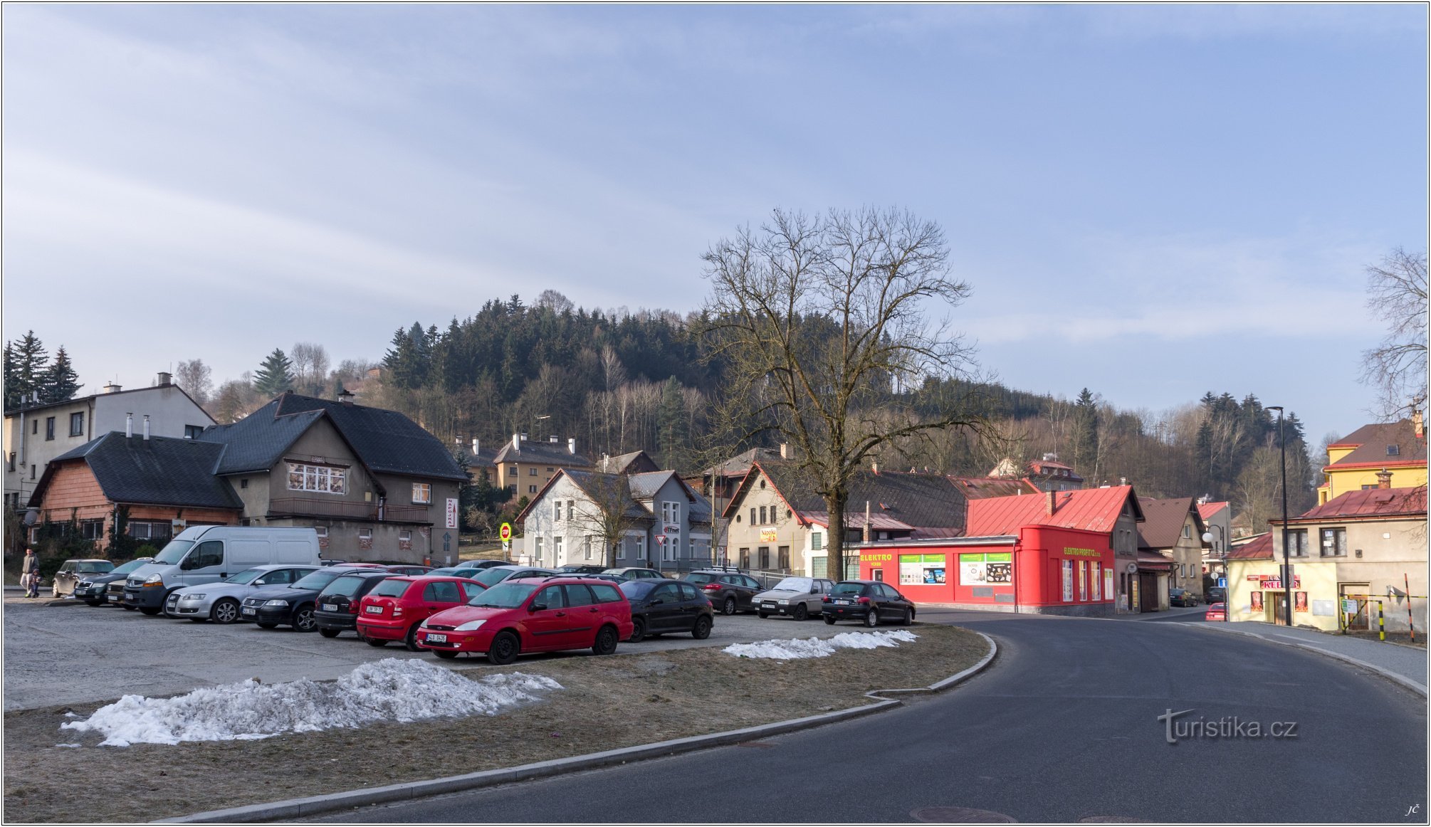 2-Železný Brod, vlakbij het station