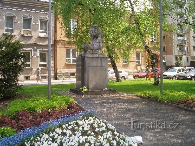 A 200 m dalla stazione ferroviaria di Frýdek su Kostíková náměstí