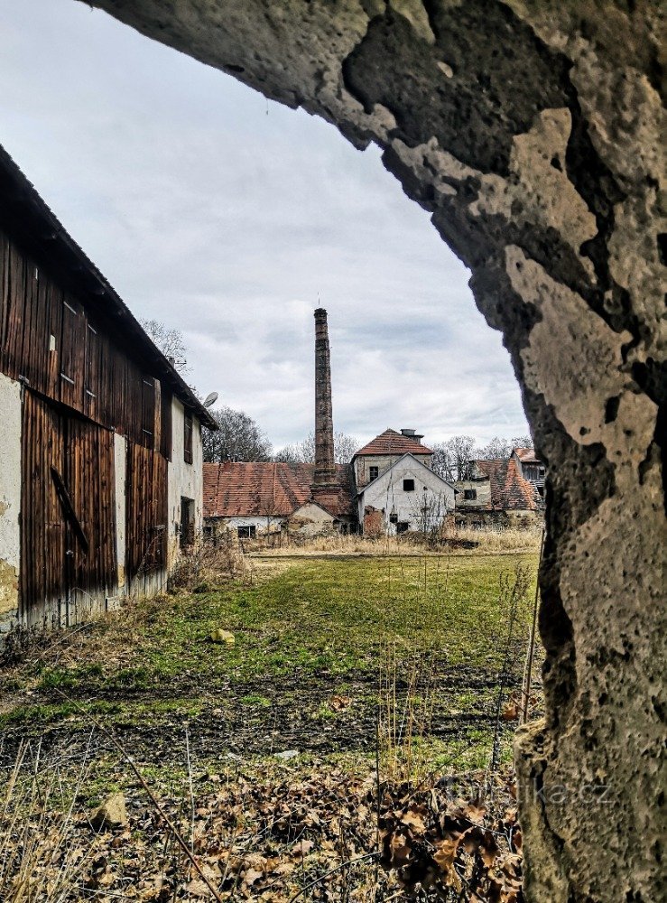 Coș de fum de 23 de metri.