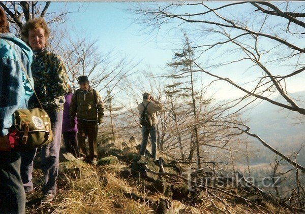 3. E come è cantato nella canzone - Il mondo di Dio è bello, quelle montagne blu, ecc... ecc...