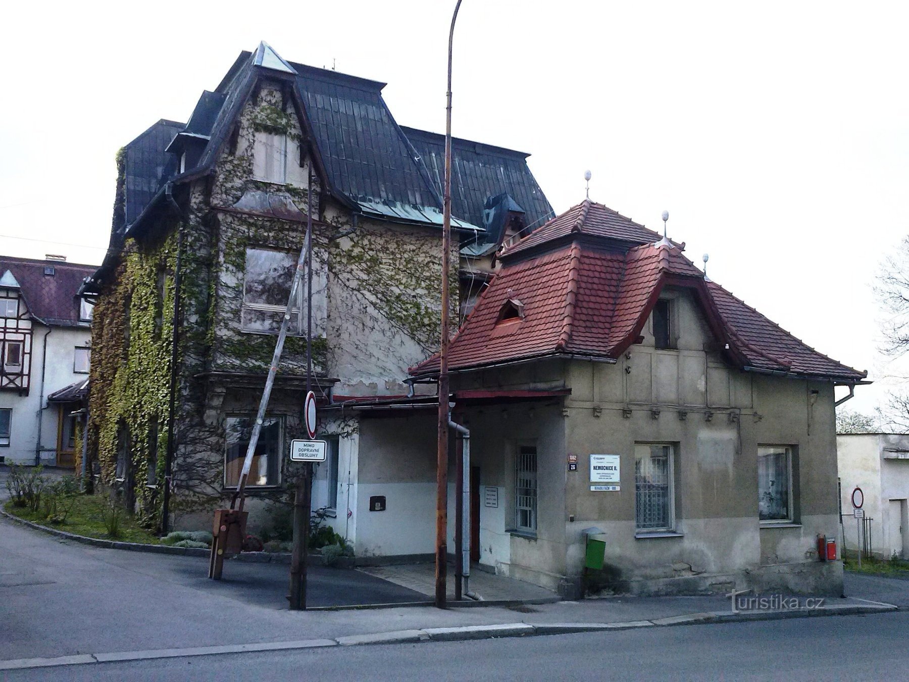 3. Main building with gatehouse