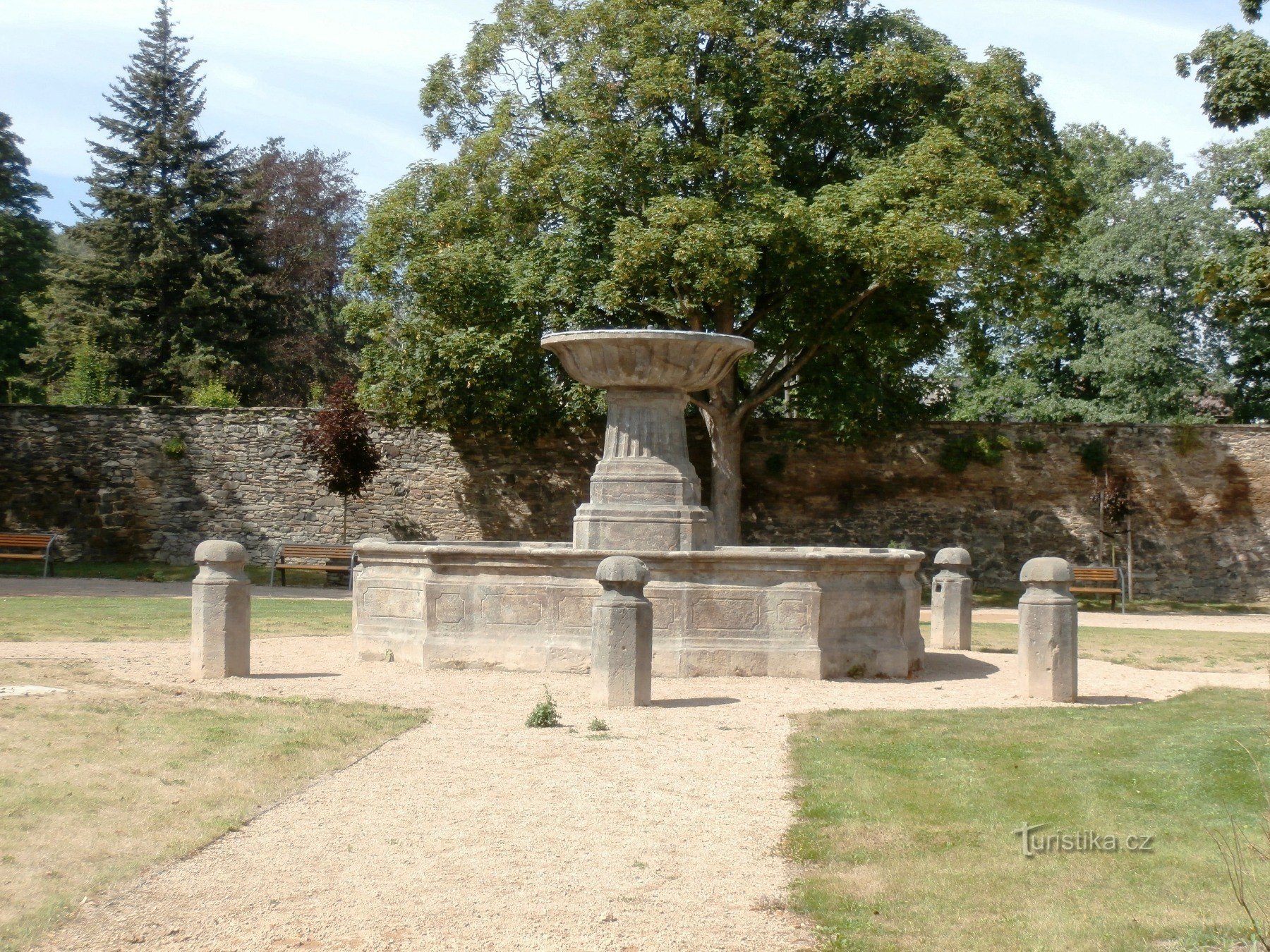 3. Fontein op de binnenplaats