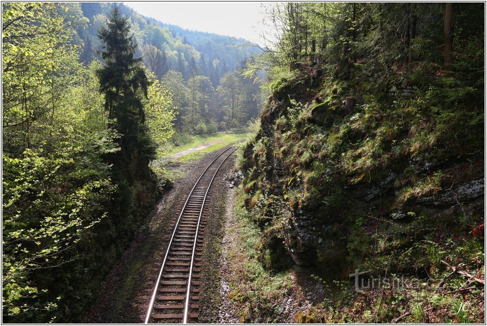 3-Überführung über der Strecke