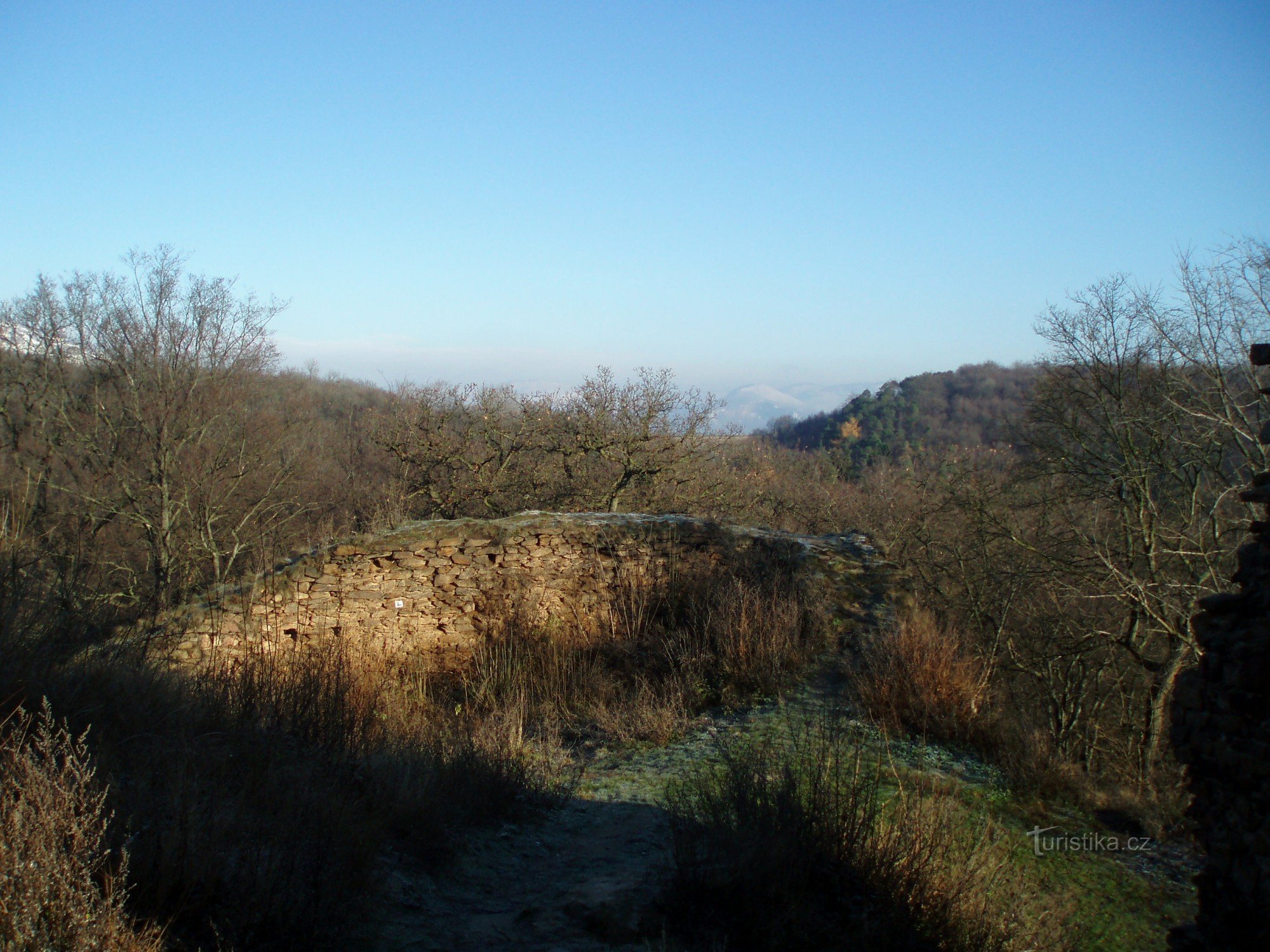 3 Blick von den Ruinen der Burg von Oparno