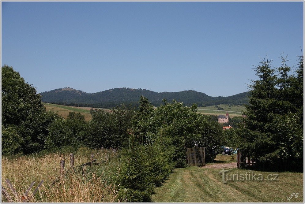 3-Vista sobre Heřmánkovice para Javoří hory