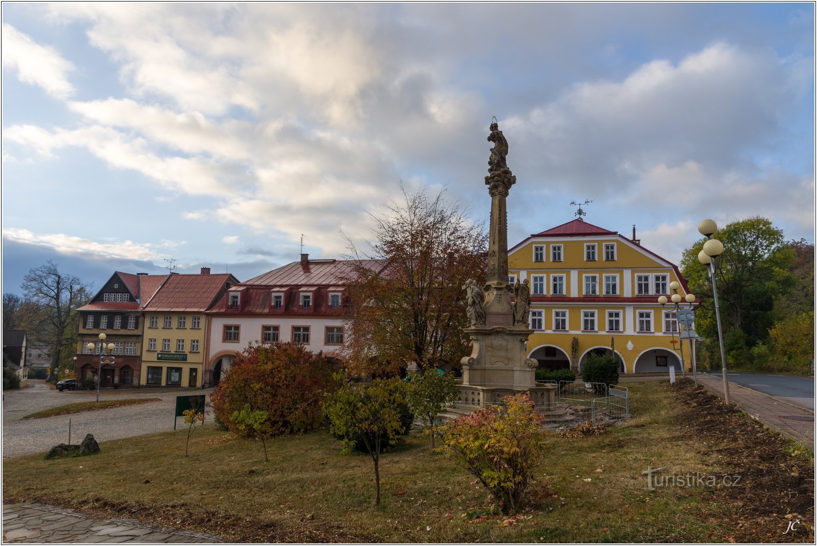 3-Zacléř, Mária oszlop