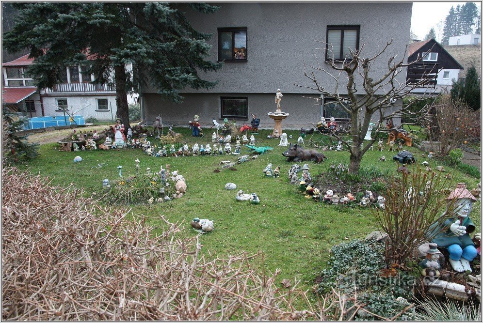 3-Žamberk, unik trädgård