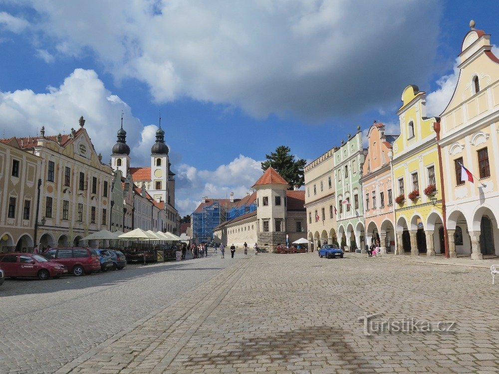 ... et celle de Telč, ravisseurs