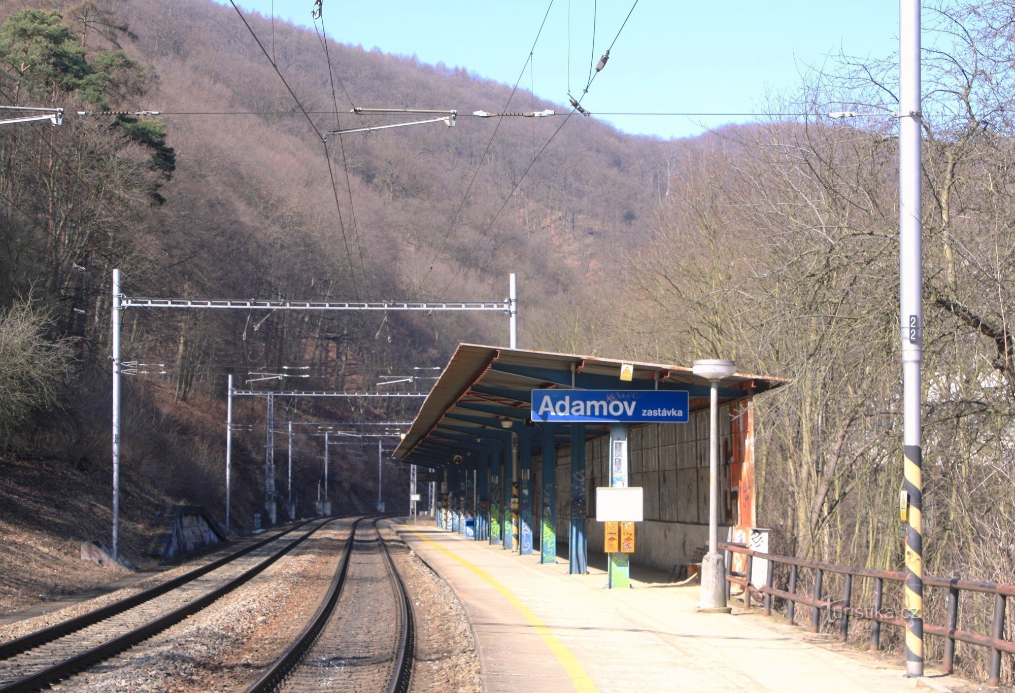 Adamov zastávka - železniční stanice