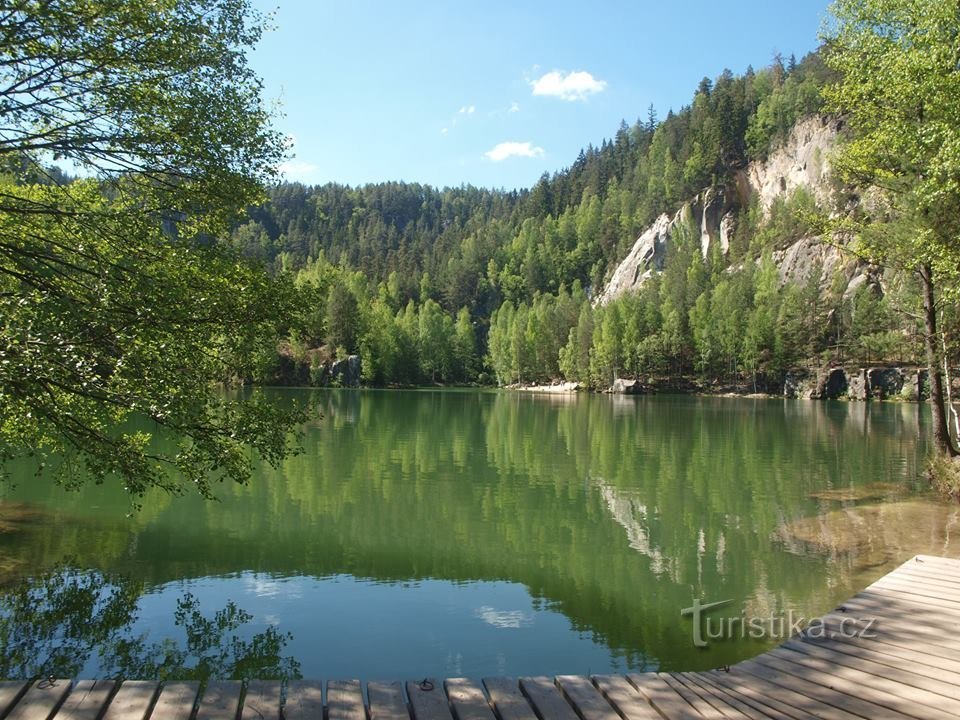 Скелі Адршпач-Тепліце