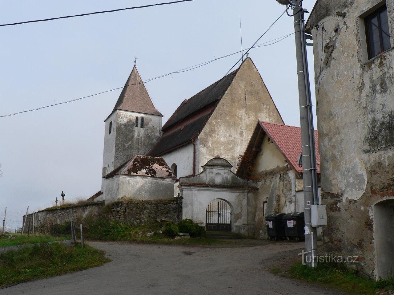 Albrechtice, a Szűz Mária templom nyugatról