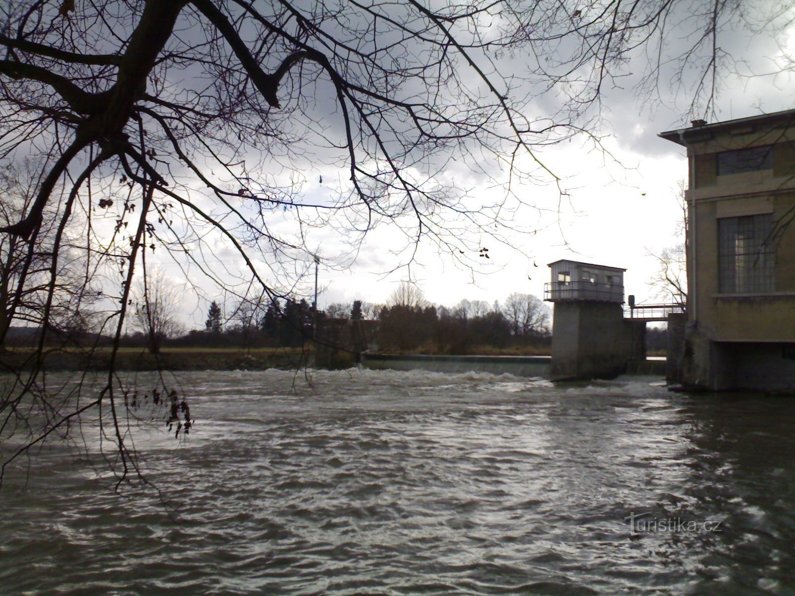 Albrechtice nad Orlicí - stuw op de Orlicí, waterkrachtcentrale