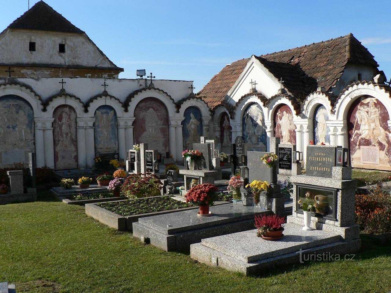 Albrechtice nad Vltavou, Ecke des Friedhofs