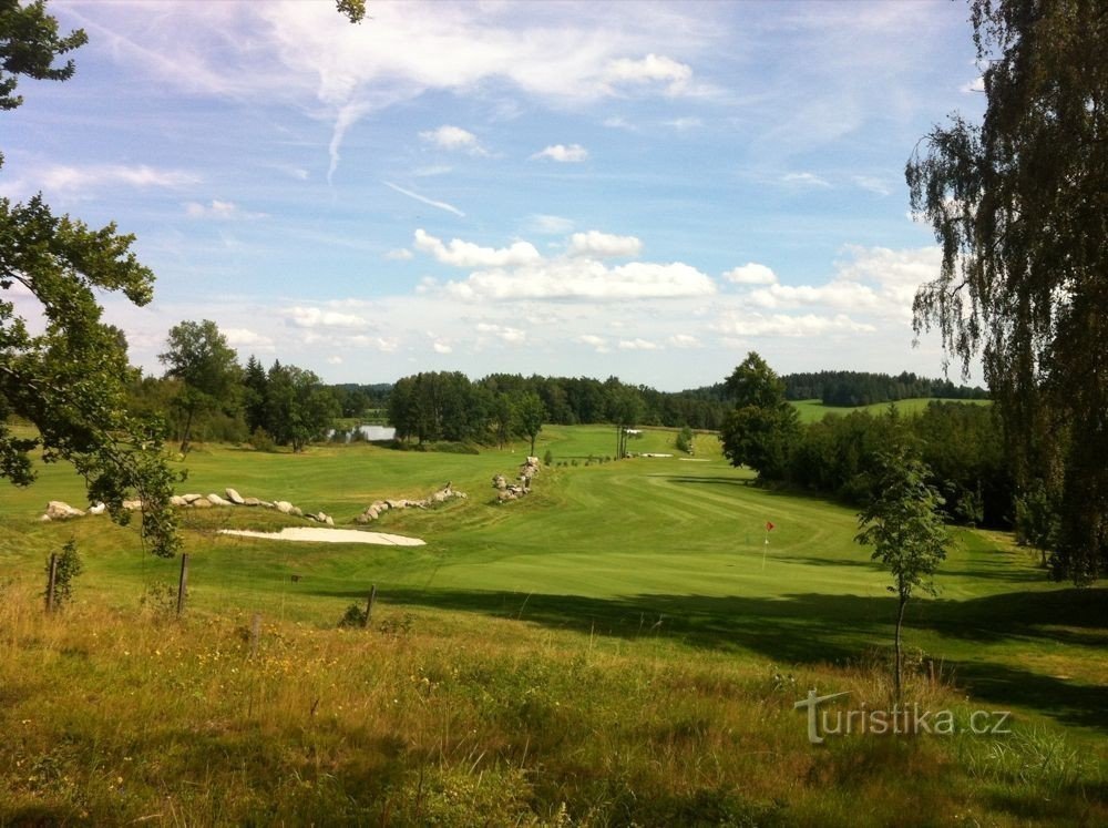 Alenina Lhota - parcours de golf (Devil's Burden)