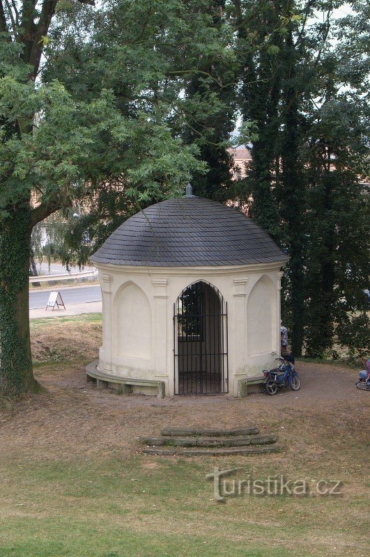 Gazebo voor het kasteel