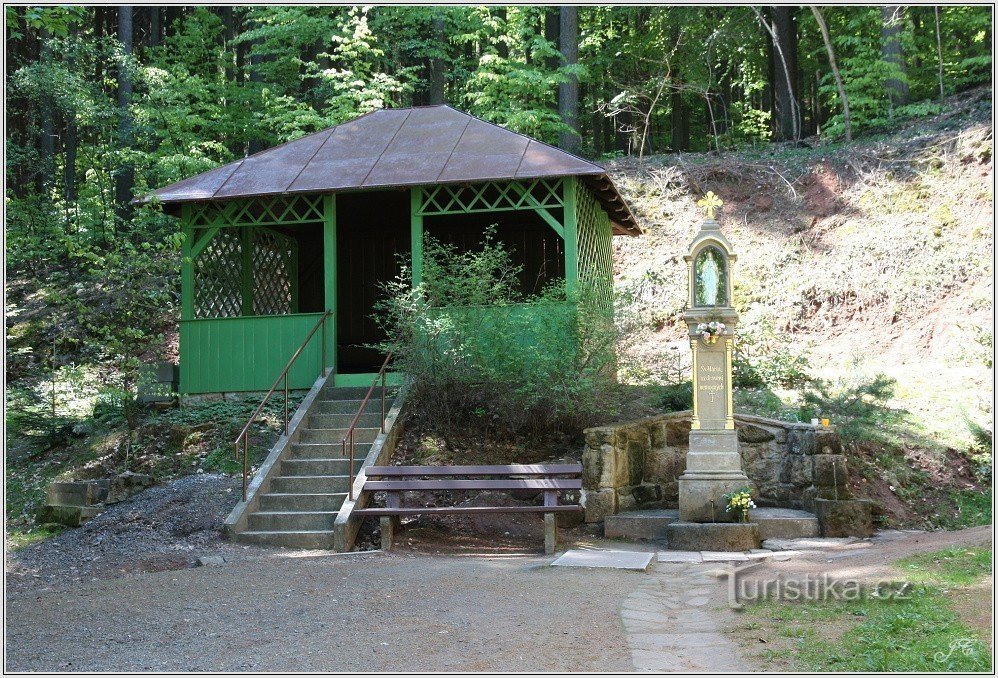 Laube an der Horák-Kapelle