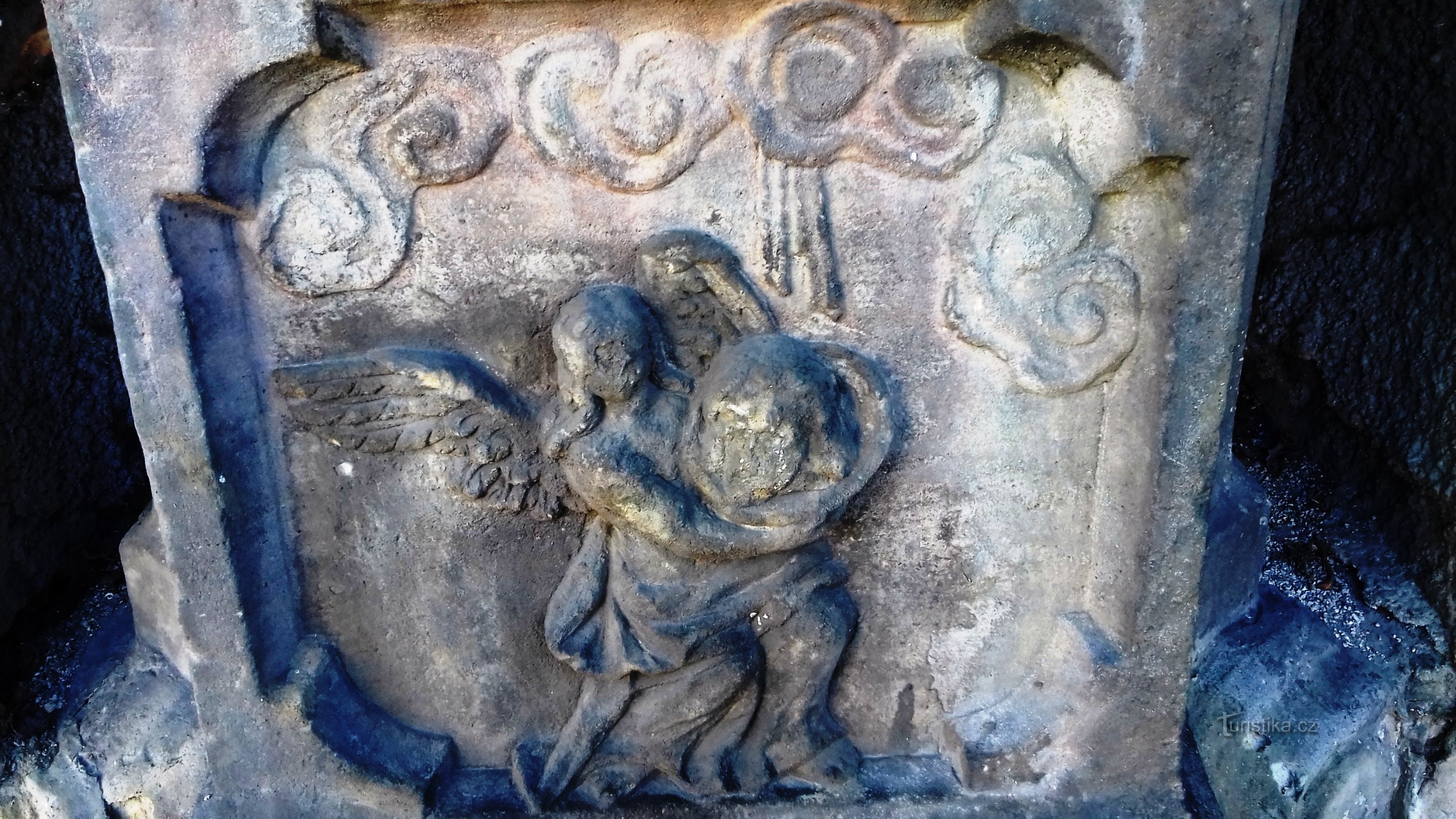 anioł z tacą z głową św. Jan Chrzciciel