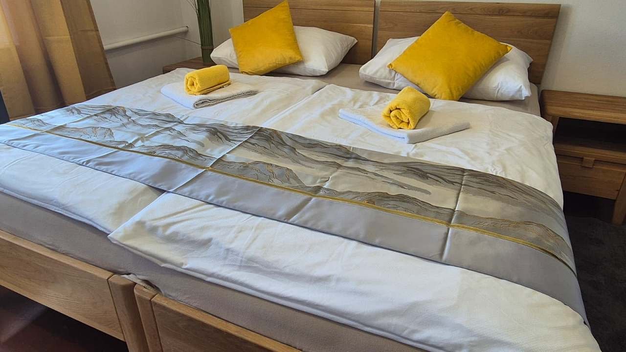 apartmán Fidorka, ložnice s klimatizací a velikou TV