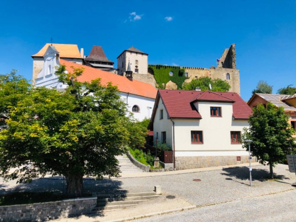 Lägenheter i Lipnice nad Sázavou nära Lipnice slott, utsikt från fönstren
