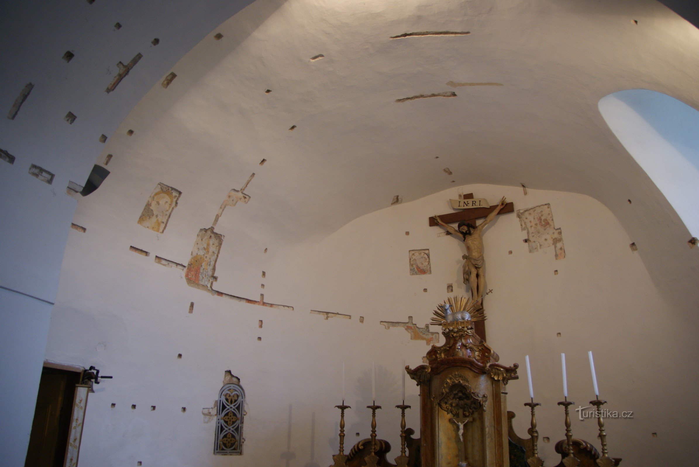 apse with frescoes