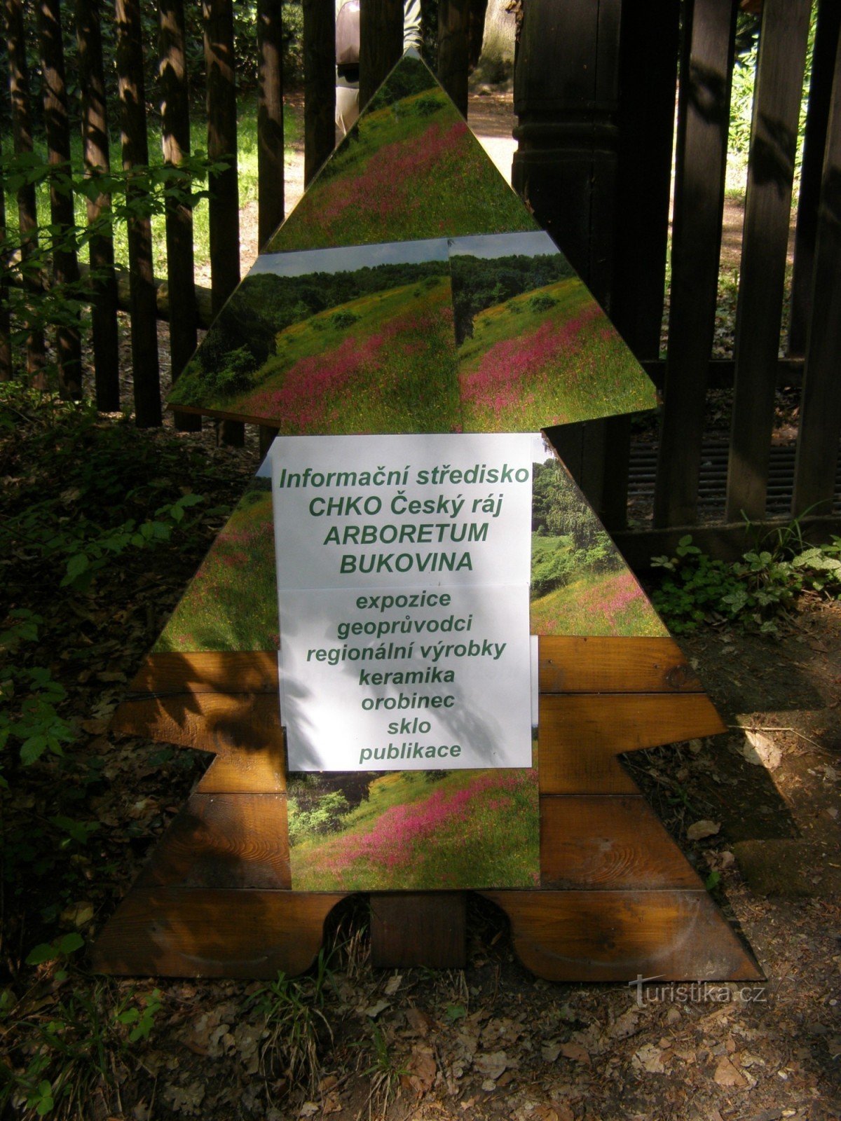 Bukovina Arboretum - saisonales Informationszentrum des PLA Böhmisches Paradies