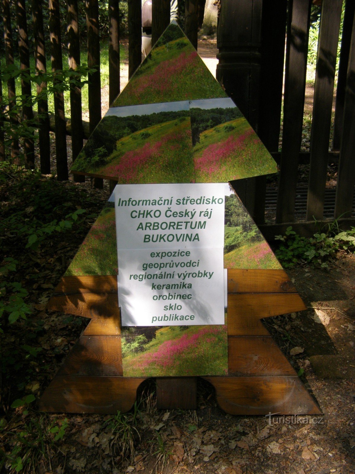 Bukovina Arboretum - εποχιακό κέντρο πληροφοριών του Bohemian Paradise PLA