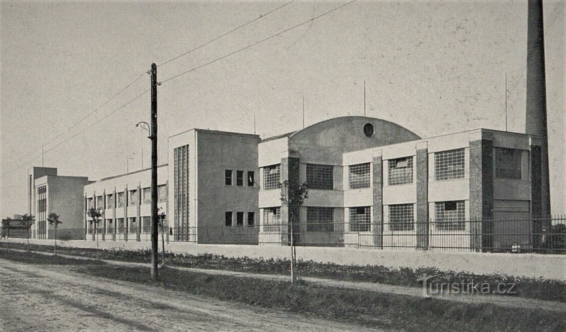 Le complexe Hakauf Gumovka (Hradec Králové, 1929 mars XNUMX)