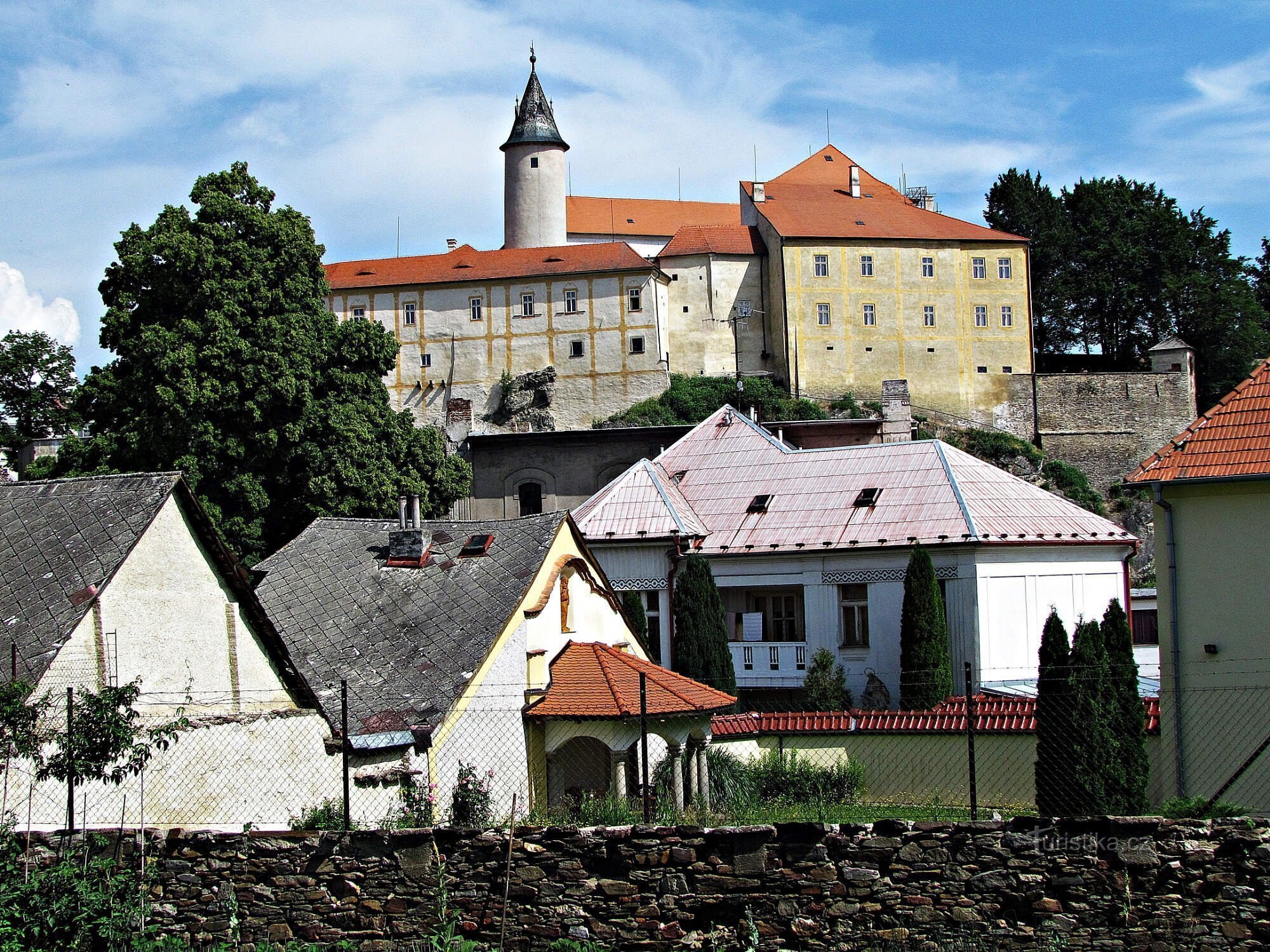 Het terrein van het kasteel in Ledč nad Sázavou