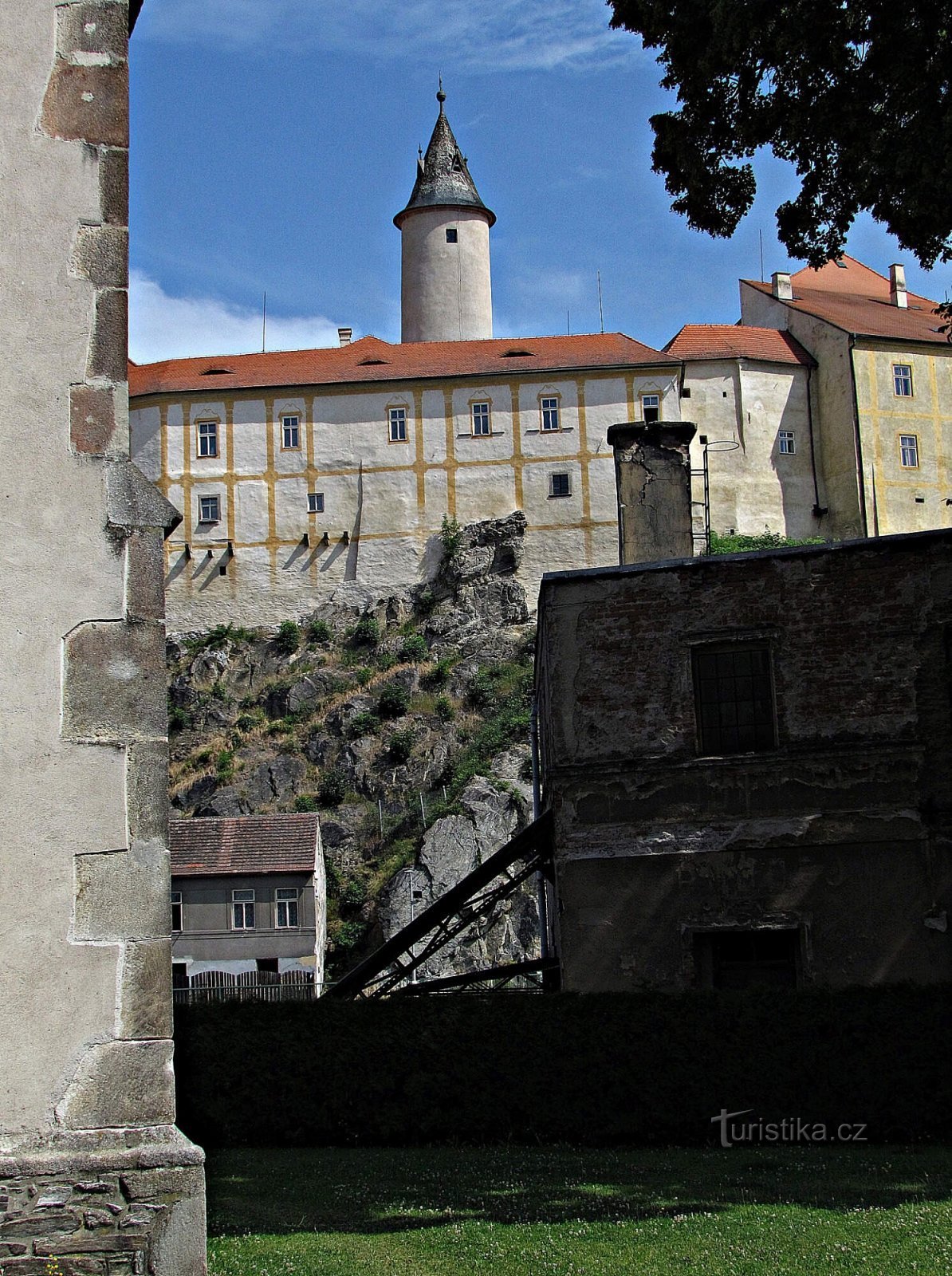 Ledč nad Sázavouの城の敷地